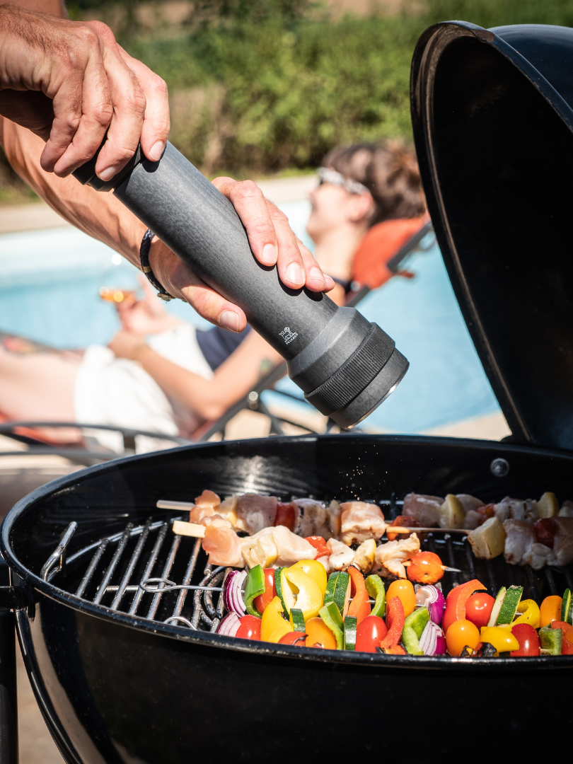 Peugeot BBQ Pepper Mill in Graphite, 30 cm